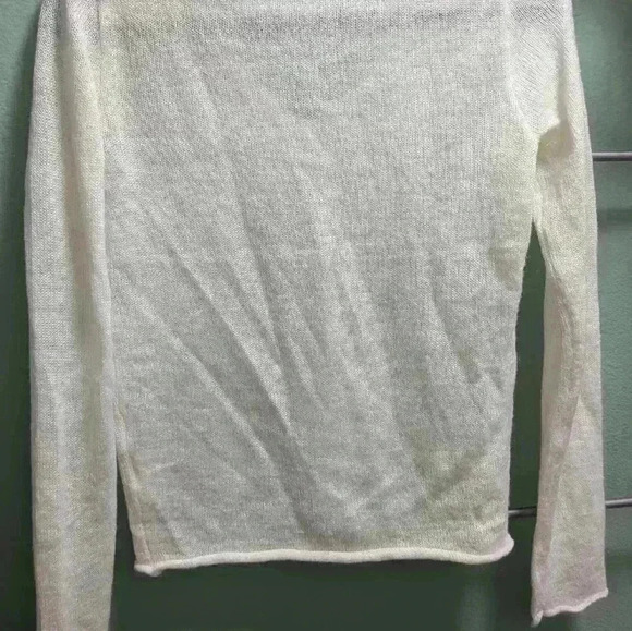 Brandy Melville Sweater - Picture 2 of 3